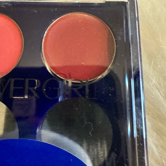 💚4/$10 CoverGirl Value Starter Kit - Pink and Silver - Picture 3 of 7